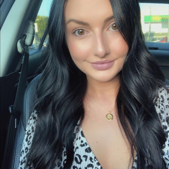 Meet your Posher, Stephanie - Picture 1 of 1